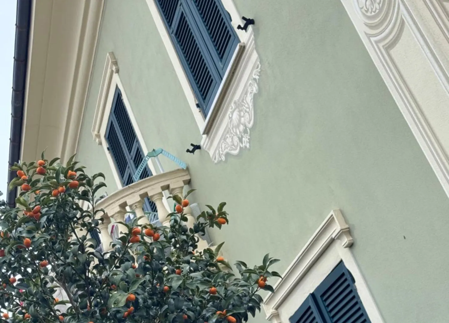 Popii Al Mare Appartamento In Villa Storica Fronte Mare Con Wifi E Aria Condizionata, Arredamenti Di Pregio E Giardino contacts